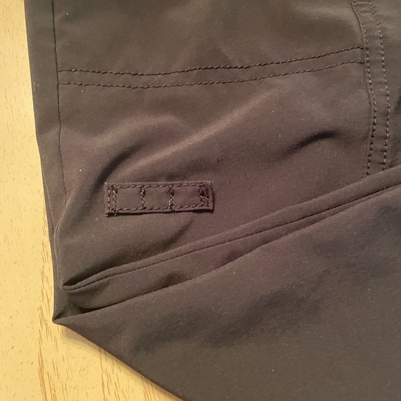 Weekends by Chico's Black Cropped crop pull-on pants size .05 Small S 6 - Picture 2 of 14